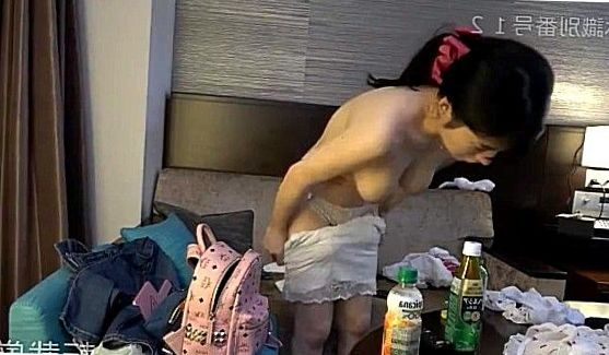 Roxy Raye с подругой на атракционах, порно видео