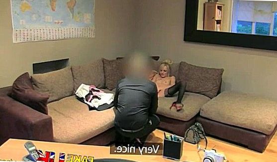Девушка улыбнулась, ответив взаимностью, расположила парнишу к сексу, порно видео
