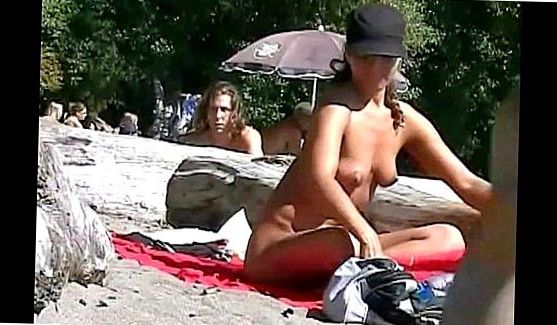 Но когда девушки нашли мешок, лежащий в сарае сброшенный с самолета нашли в нем мужчину!, порно видео